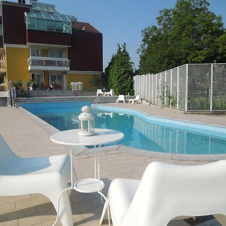 Apartemen 50 m² dengan 1 kamar tidur dan 1 kamar mandi pribadi di Maksimir Zagreb Bagian luar foto