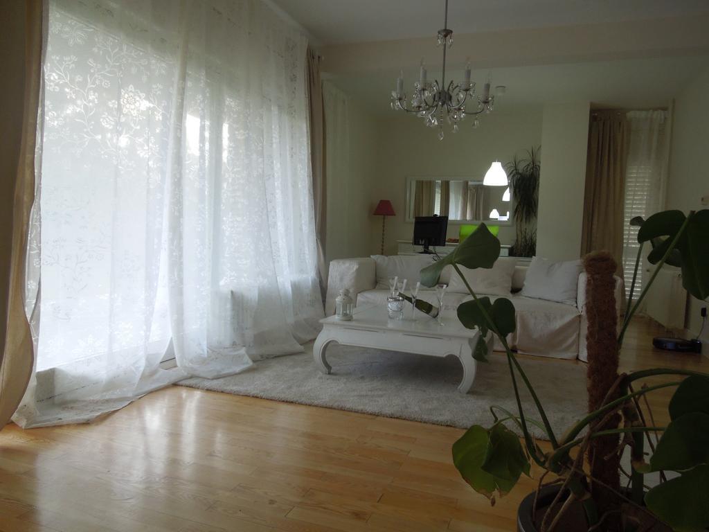 Apartemen 50 m² dengan 1 kamar tidur dan 1 kamar mandi pribadi di Maksimir Zagreb Ruang foto