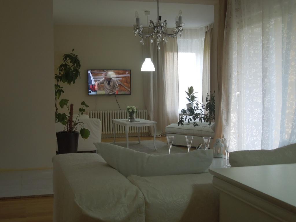 Apartemen 50 m² dengan 1 kamar tidur dan 1 kamar mandi pribadi di Maksimir Zagreb Ruang foto